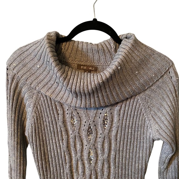 ROZ & ALI Gray Ribbed Metallic Cowl Neck Sequin Accent Sweater Size M - Picture 2 of 11